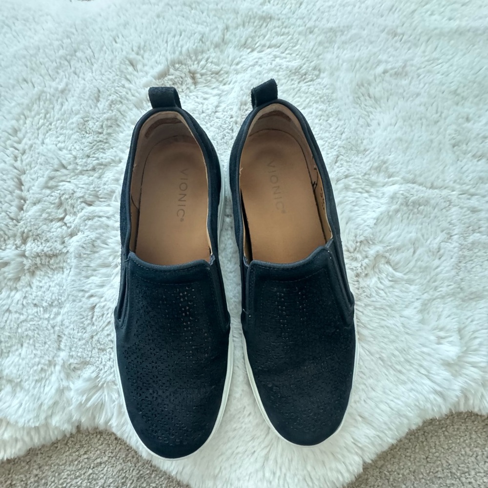 Vionic Kimmie Perforated Suede Slip-On Sneakers – Black – Size 9 – EUC - Picture 8 of 11